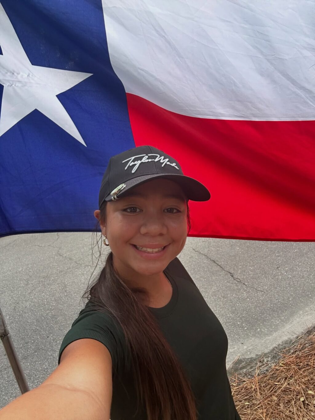 Instagram post from alaina.villarreal_htx_golfer. This post is in position 5.