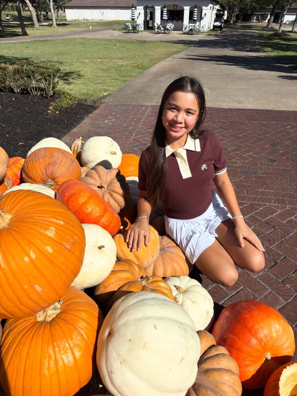 Instagram post from alaina.villarreal_htx_golfer. This post is in position 4.