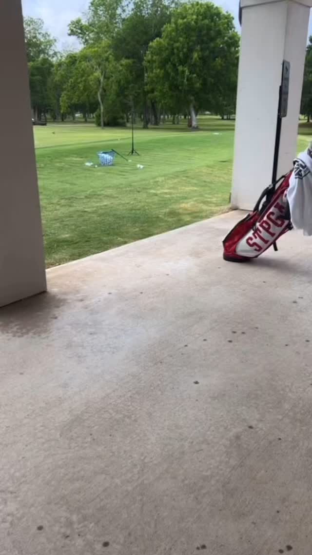 Instagram post from alaina.villarreal_htx_golfer. This post is in position 15.
