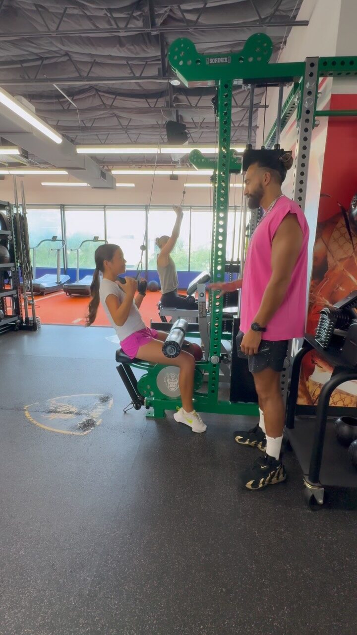 Instagram post from alaina.villarreal_htx_golfer. This post is in position 16.